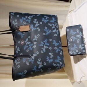 NWOT Coach Butterfly 🦋 Tote with matching wallet. Beautiful blue tones 💙